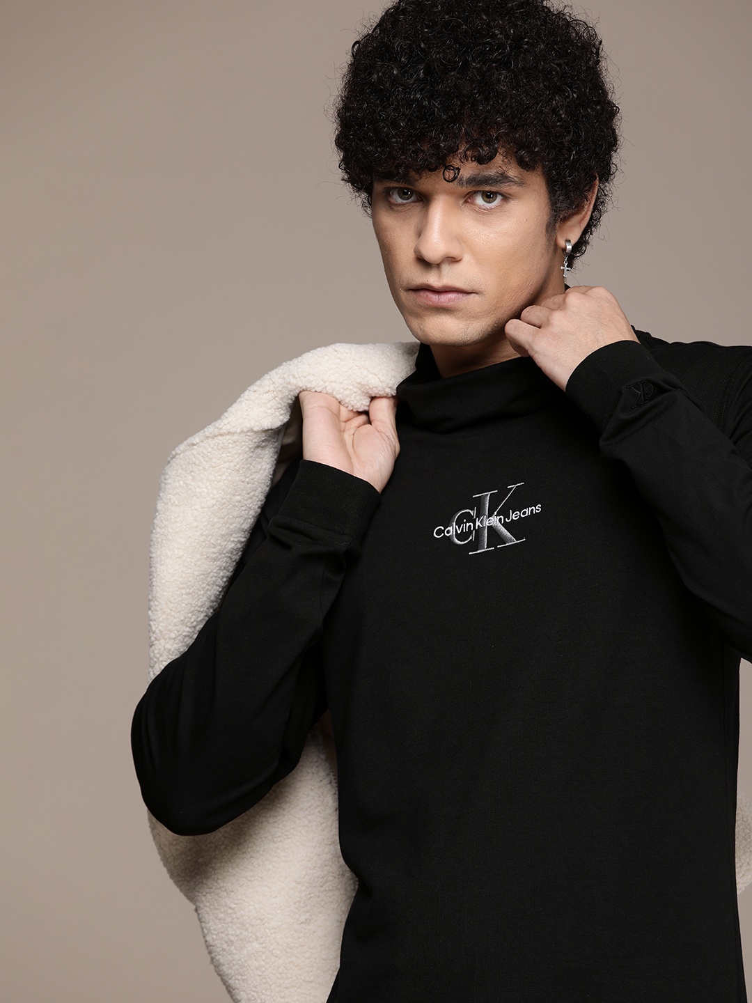 

Calvin Klein Jeans Men Black High Neck T-shirt