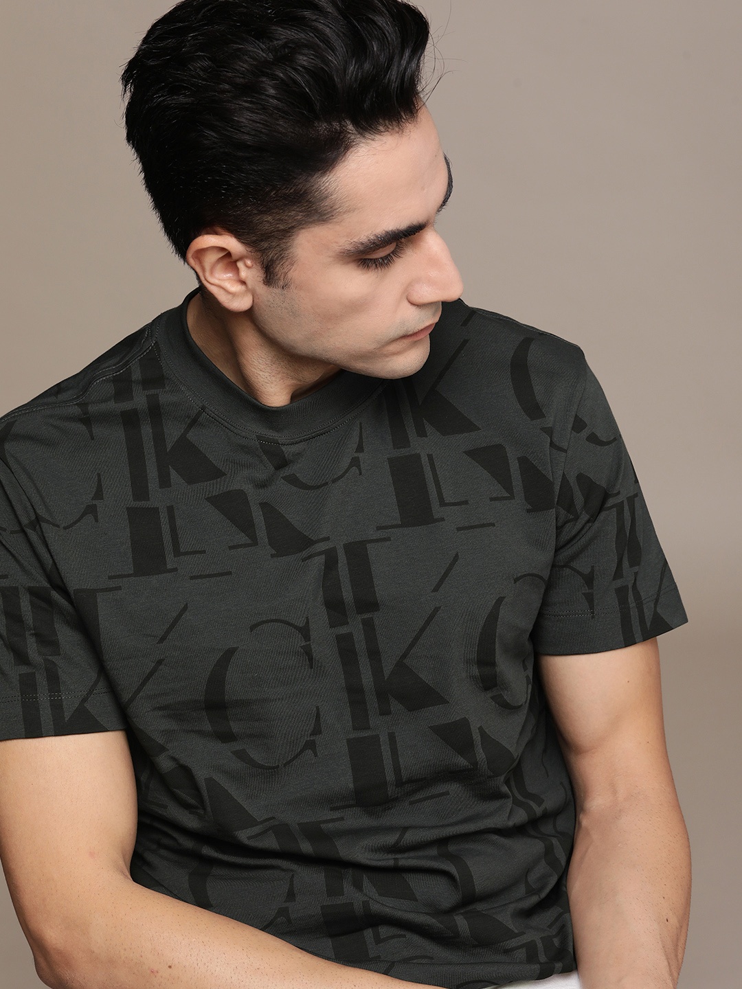 

Calvin Klein Jeans Men Charcoal Grey Brand Logo Printed Pure Cotton T-shirt