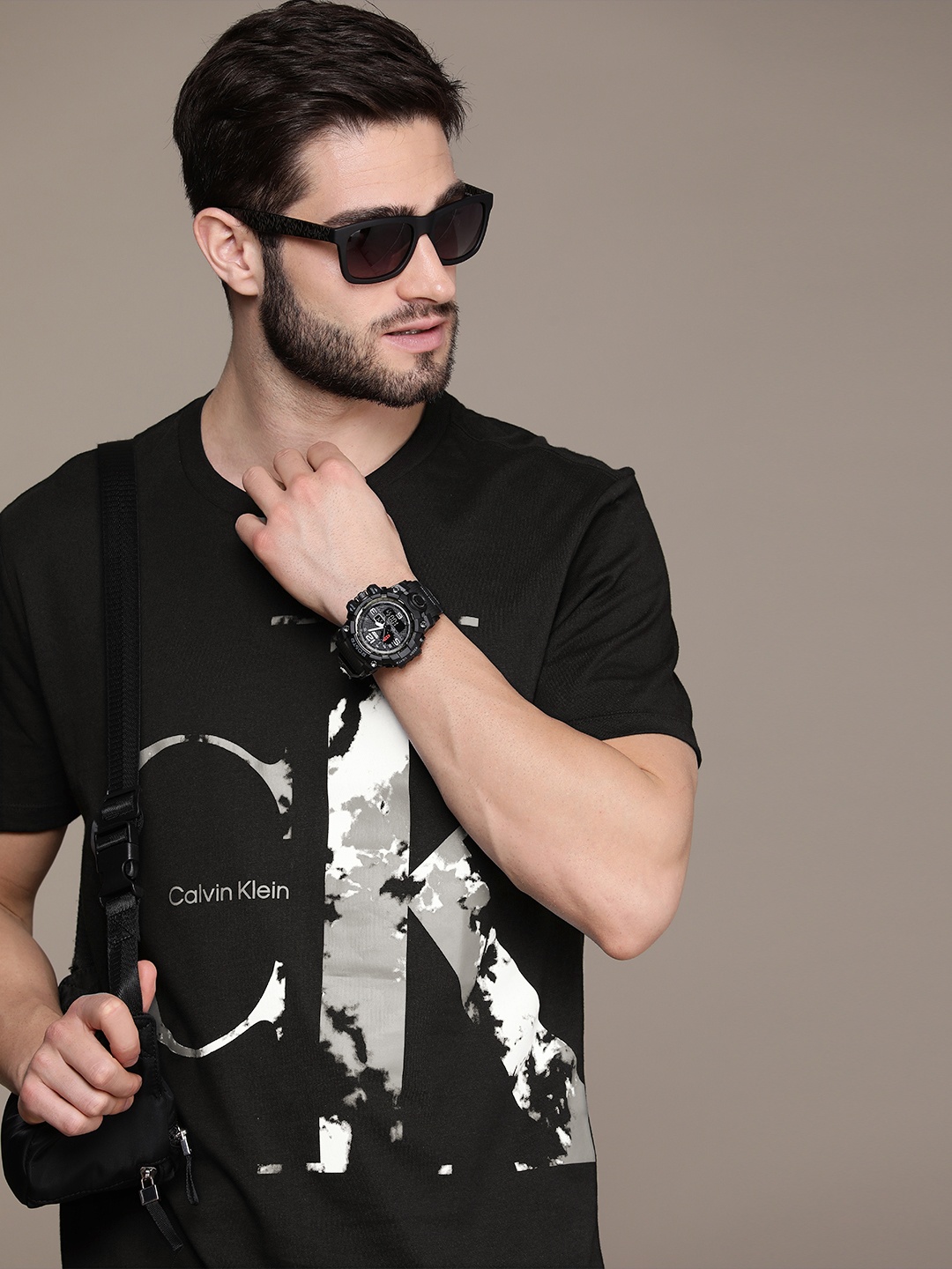 

Calvin Klein Jeans Men Black Brand Logo Printed Pure Cotton Slim Fit T-shirt