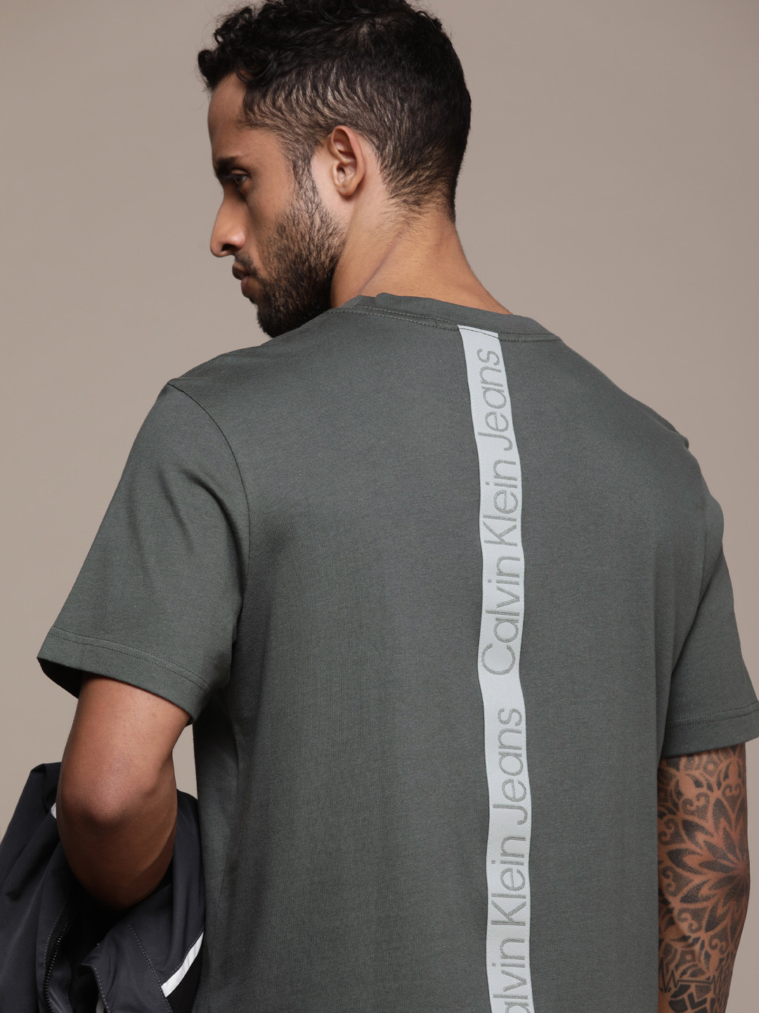 

Calvin Klein Jeans Men Grey Brand Logo Printed Slim Fit Pure Cotton T-shirt