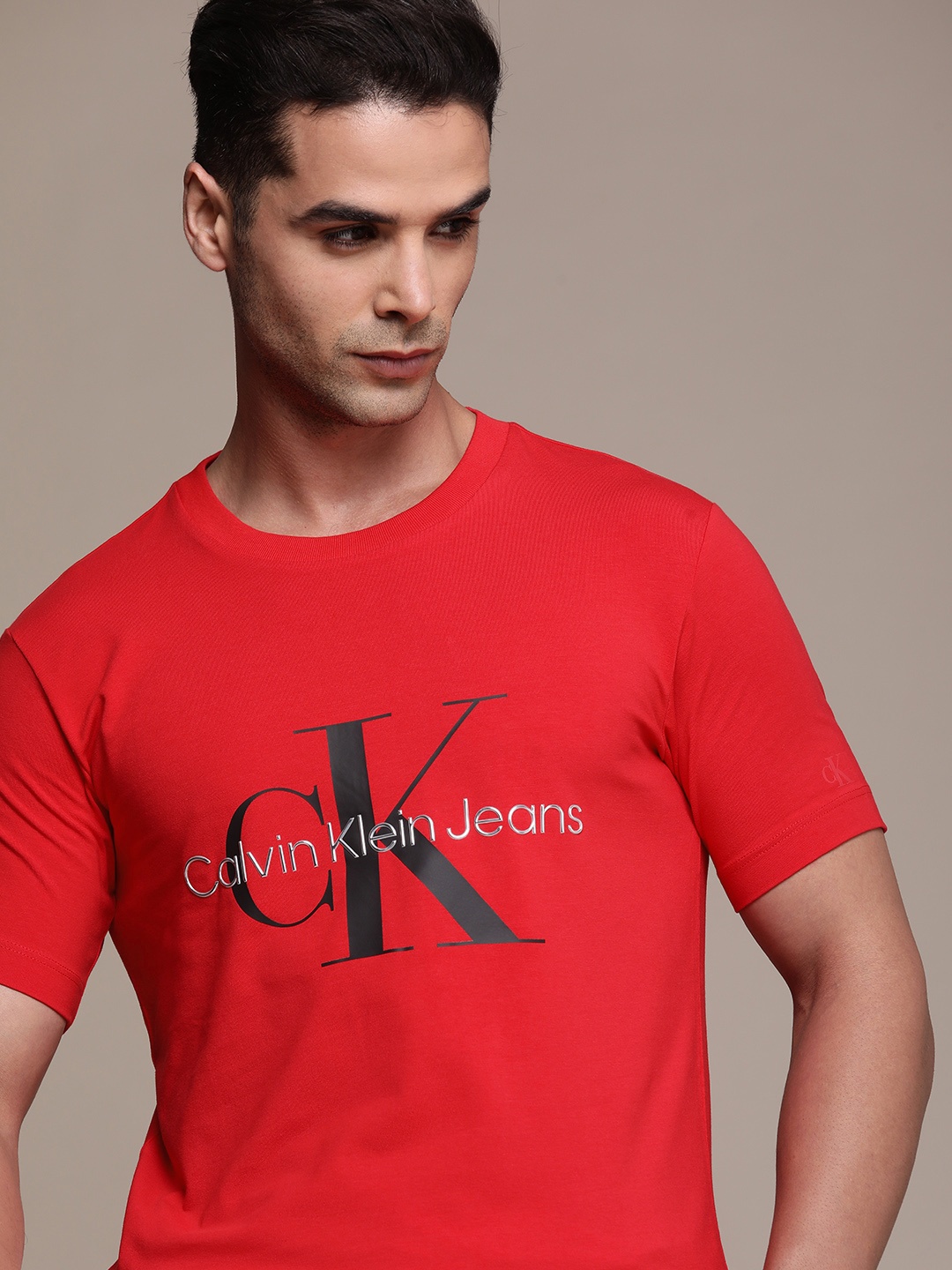 

Calvin Klein Jeans Men Red Brand Logo Printed Slim Fit T-shirt