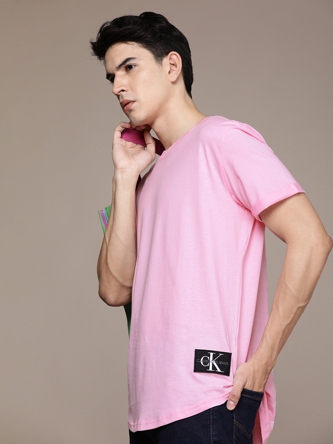 

Calvin Klein Jeans Men Pink Pure Cotton Applique Detail T-shirt