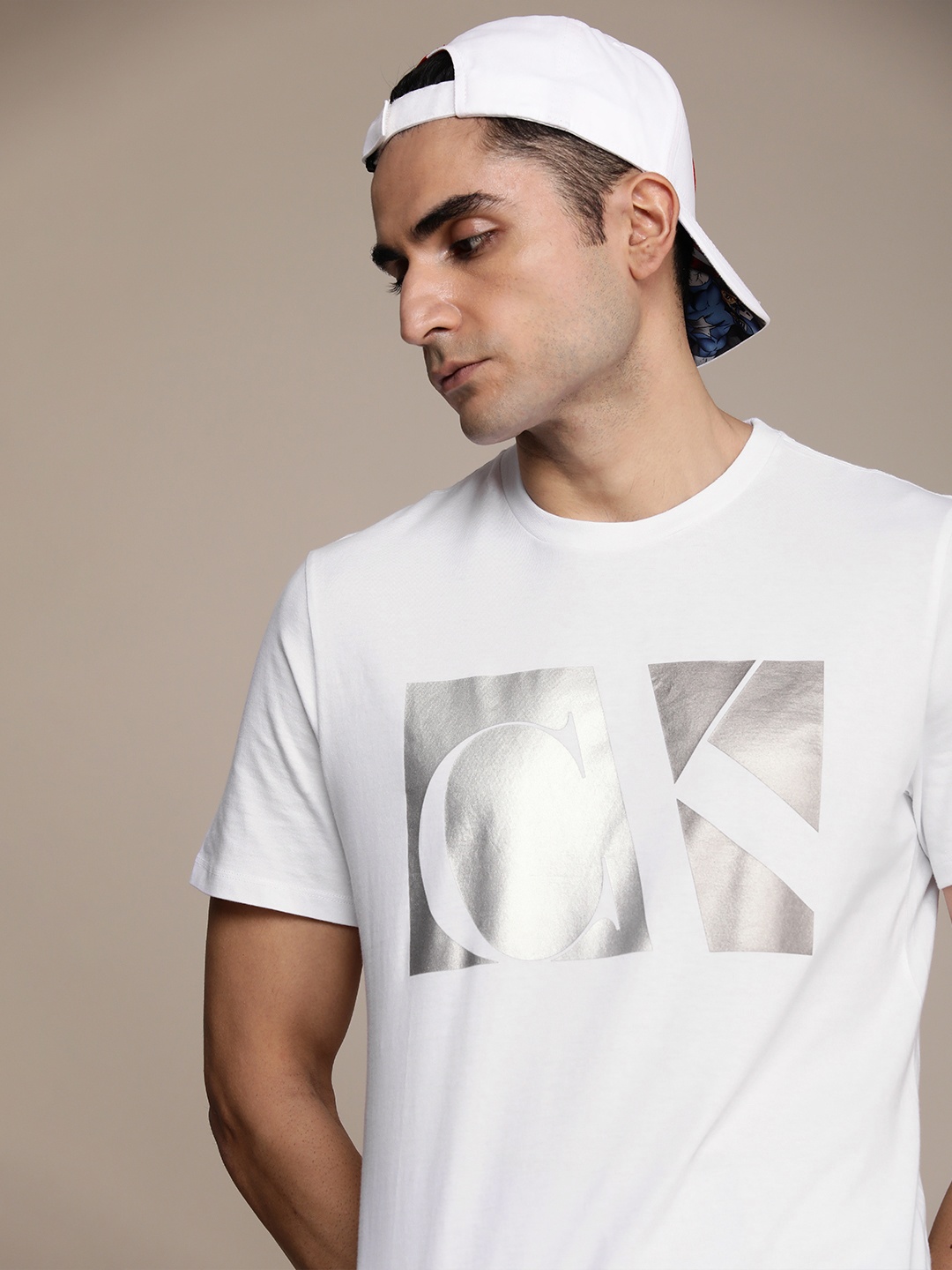 

Calvin Klein Jeans Men White Brand Logo Printed Pure Cotton T-shirt