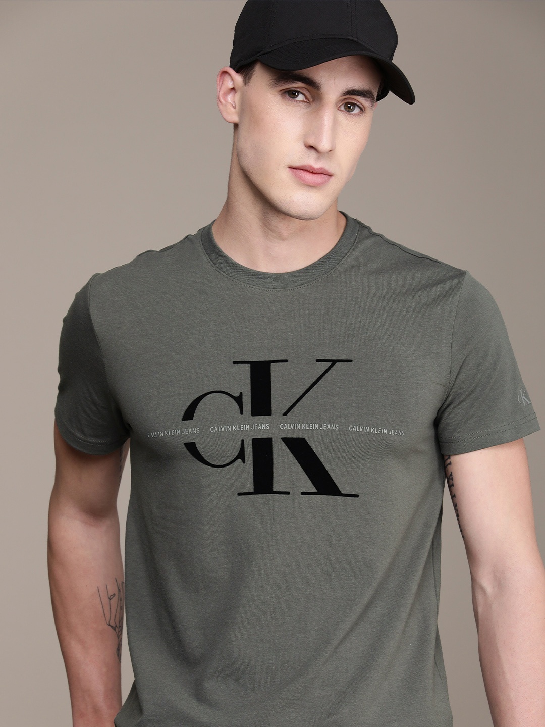 

Calvin Klein Jeans Men Grey Brand Logo Printed Applique Slim Fit T-shirt
