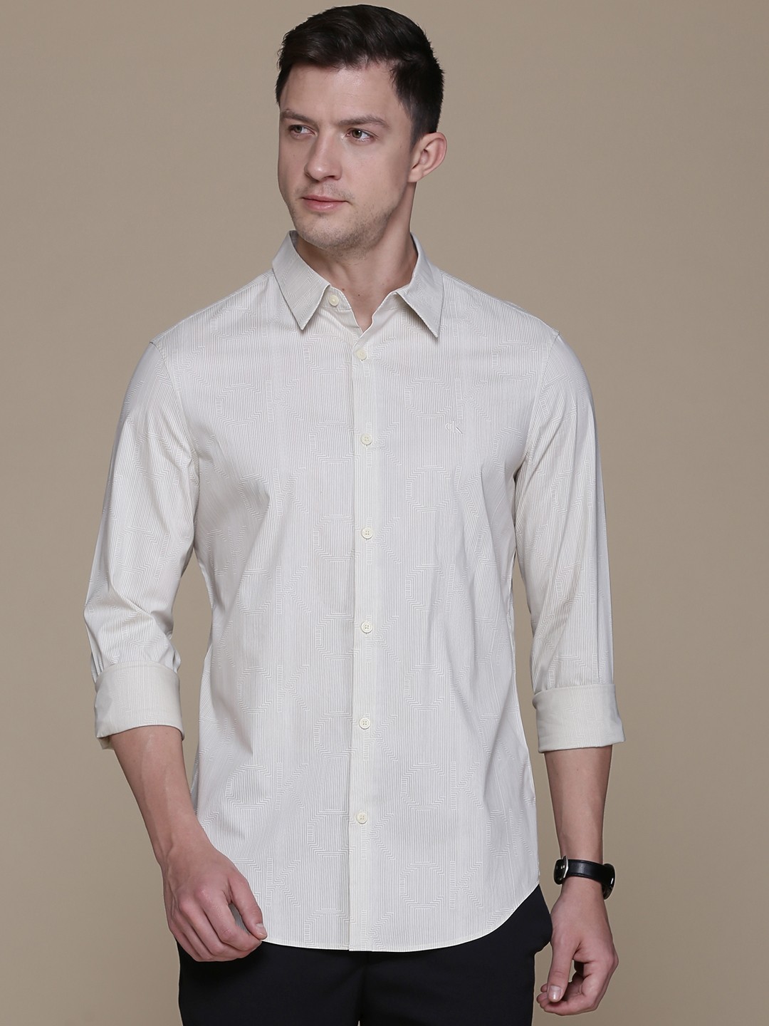

Calvin Klein Jeans Men White Smart Slim Fit Brand Logo Printed Casual Shirt