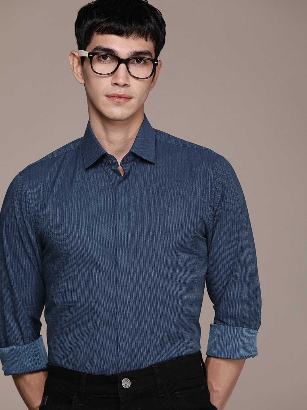 

Calvin Klein Jeans Men Navy Blue Slim Fit Printed Casual Shirt