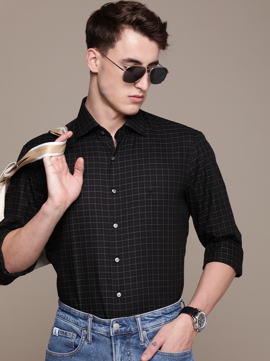 

Calvin Klein Jeans Men Black And White Smart Skinny Fit Micro Checked Casual Shirt