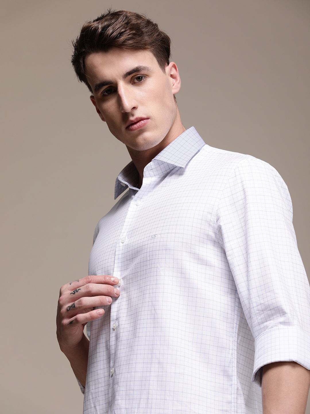 

Calvin Klein Jeans Men Blue And White Smart Skinny Fit Micro Checked Casual Shirt