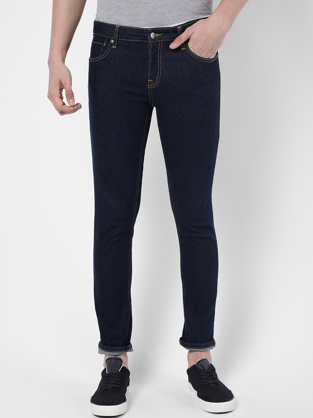 

R&B Men Blue Skinny Fit Mildly Distressed Light Fade Jeans