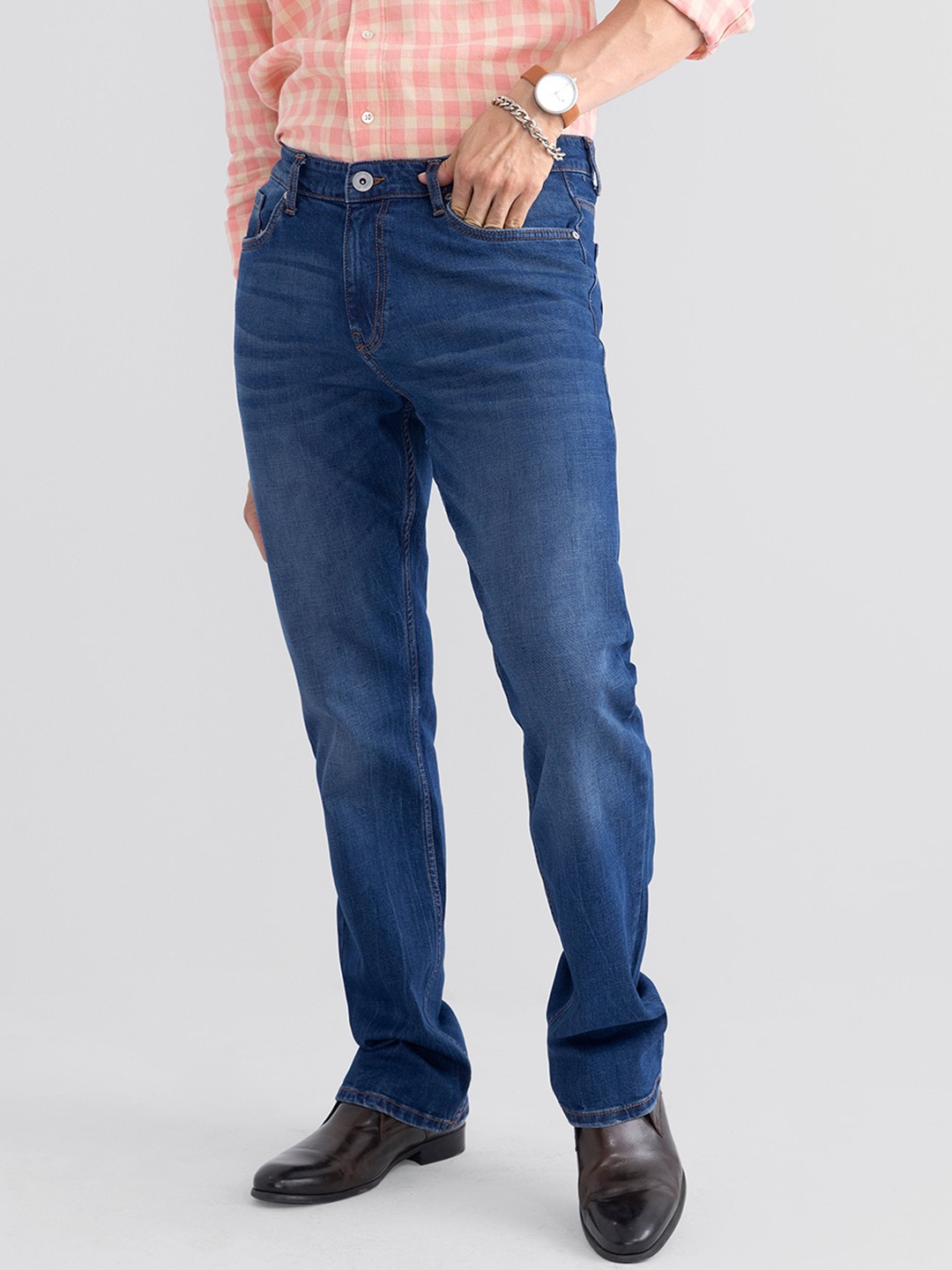 

Snitch Men Blue Straight Fit Low Distress Light Fade Stretchable Jeans