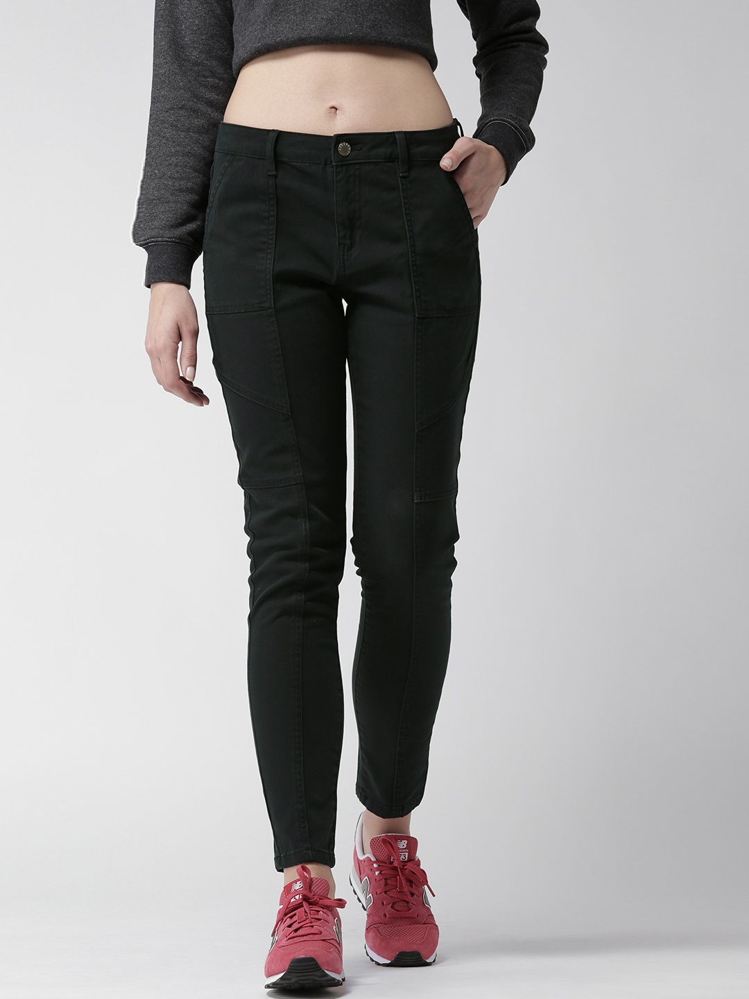 

FOREVER 21 Women Black Solid Trousers, Na