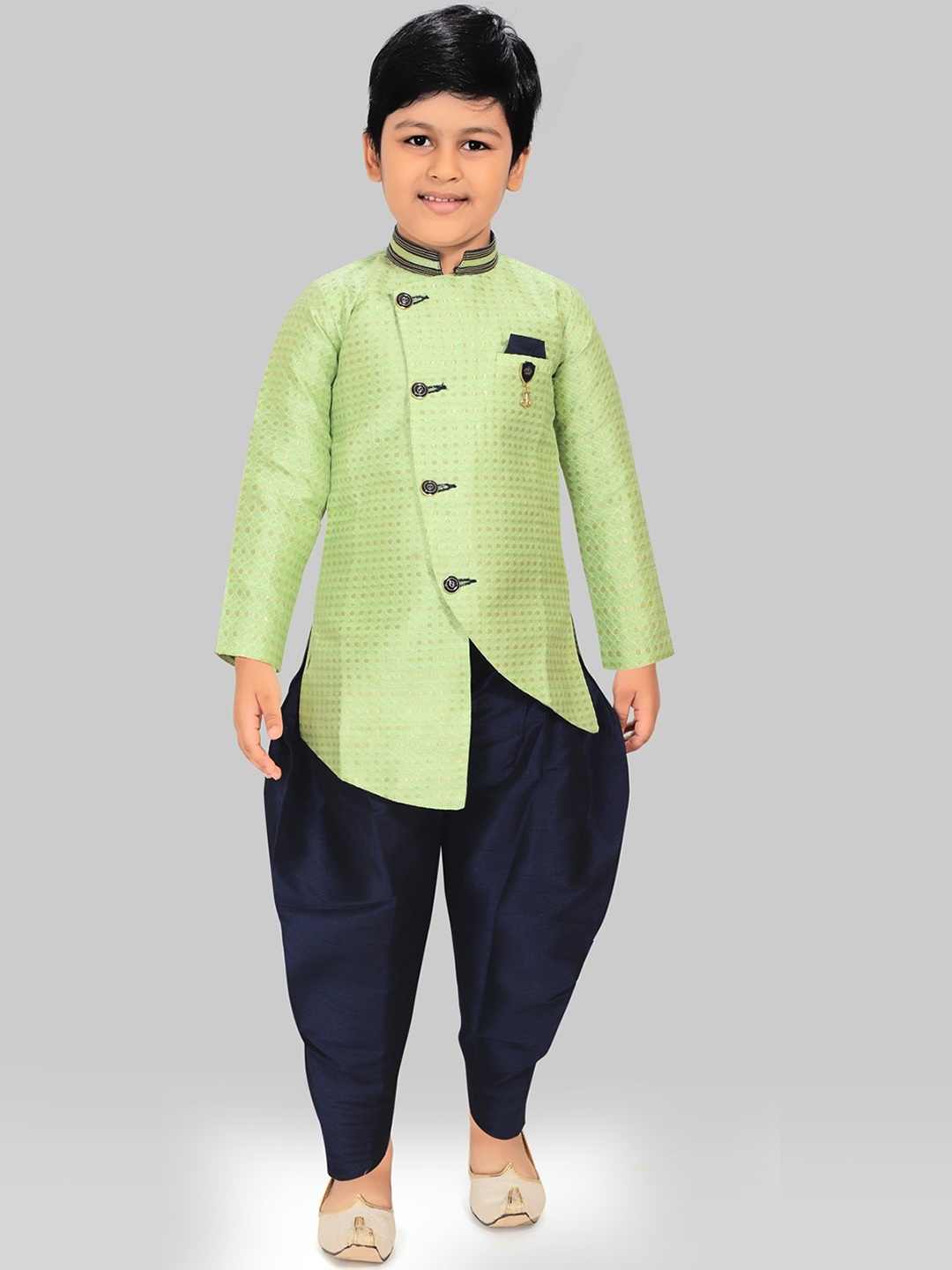 

SALWAR STUDIO Boys Green Pleated Kurti with Pyjamas