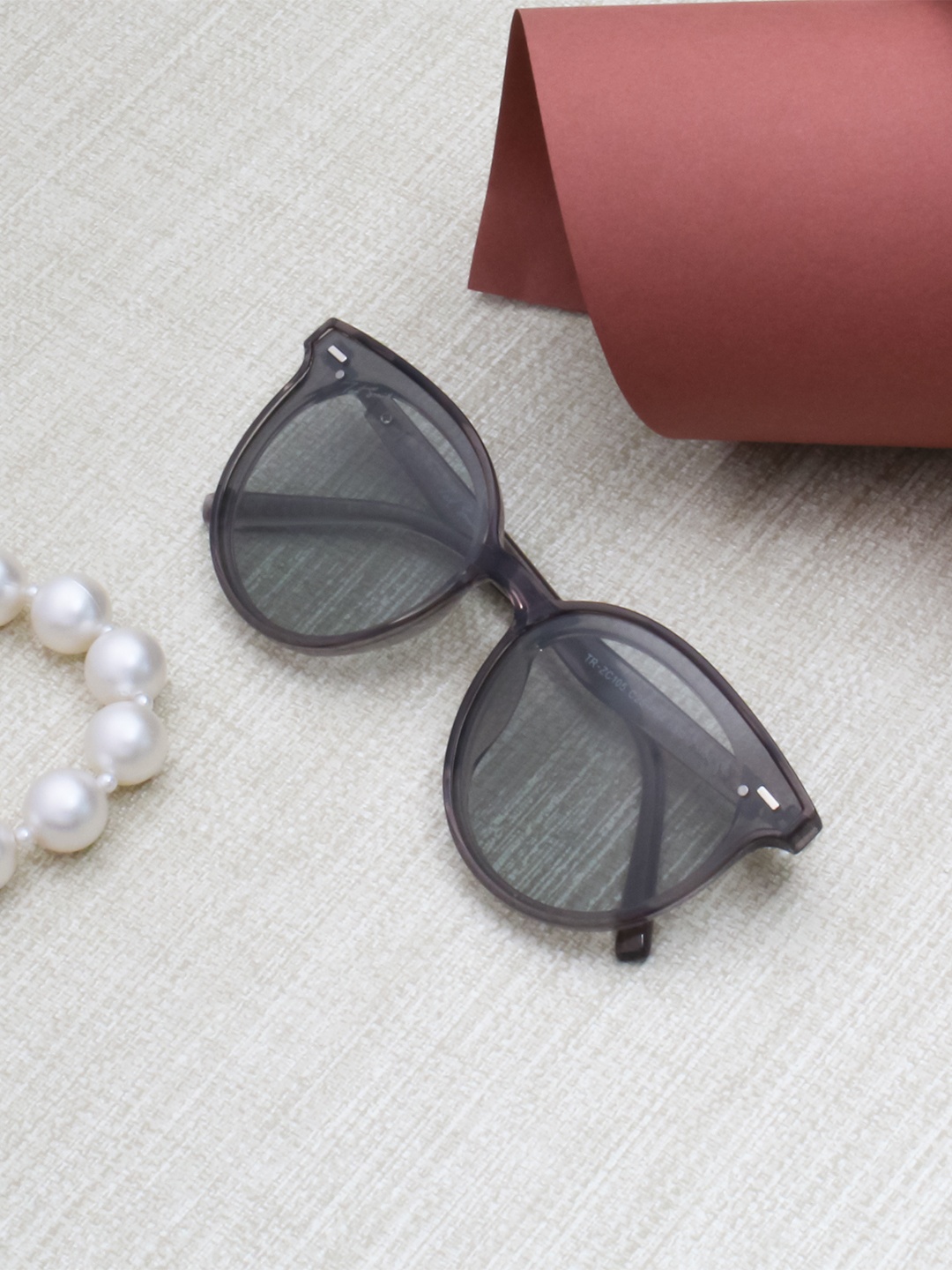 

Ted Smith Unisex Grey Lens & White Round Sunglasses with Polarised and UV Protected Lens