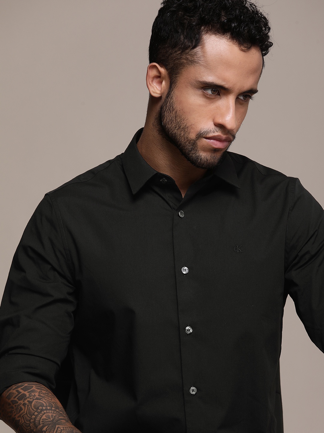 

Calvin Klein Jeans Men Black Solid Smart Slim Fit Casual Shirt