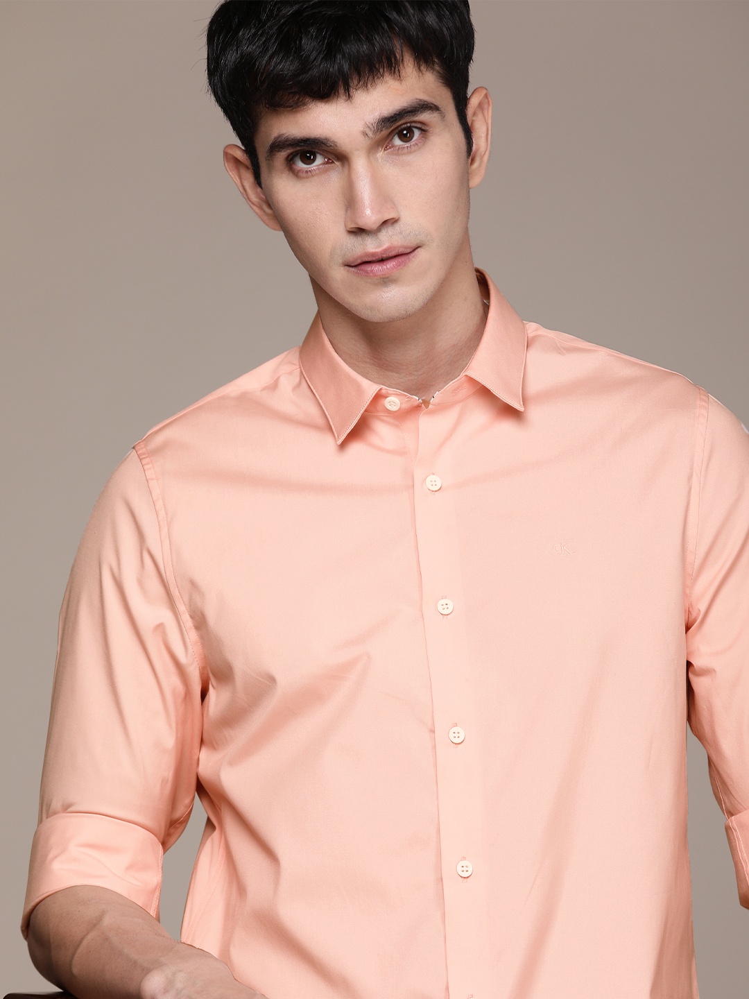 

Calvin Klein Jeans Men Pink Slim Fit Casual Shirt