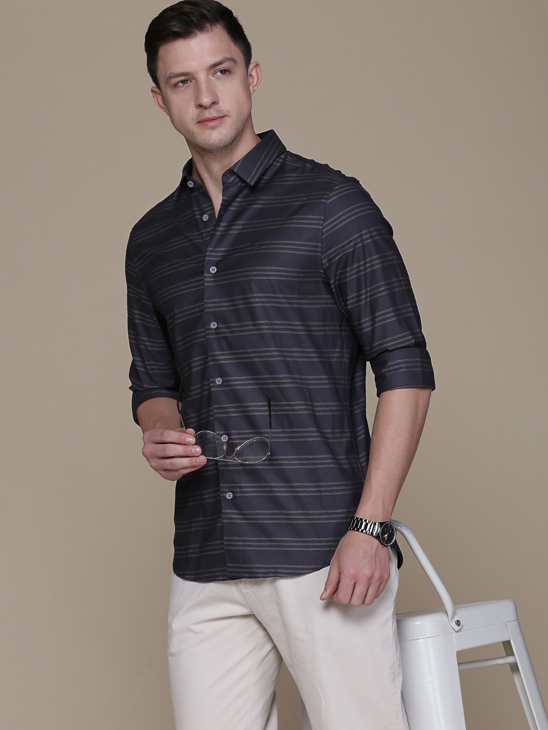 

Calvin Klein Jeans Men Black Slim Fit Horizontal Stripes Striped Casual Shirt