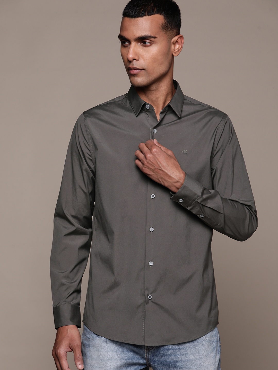 

Calvin Klein Jeans Men Smart Slim Fit Casual Shirt, Charcoal