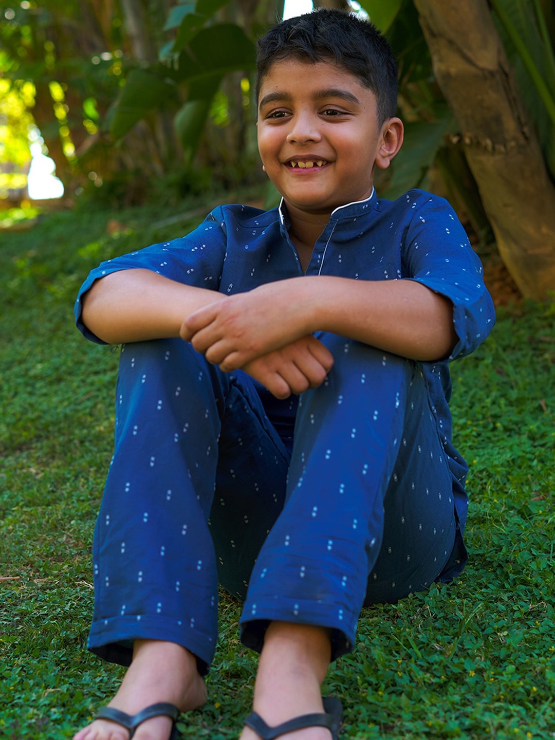 

Biglilpeople Boys Navy Blue & White Printed Night suit