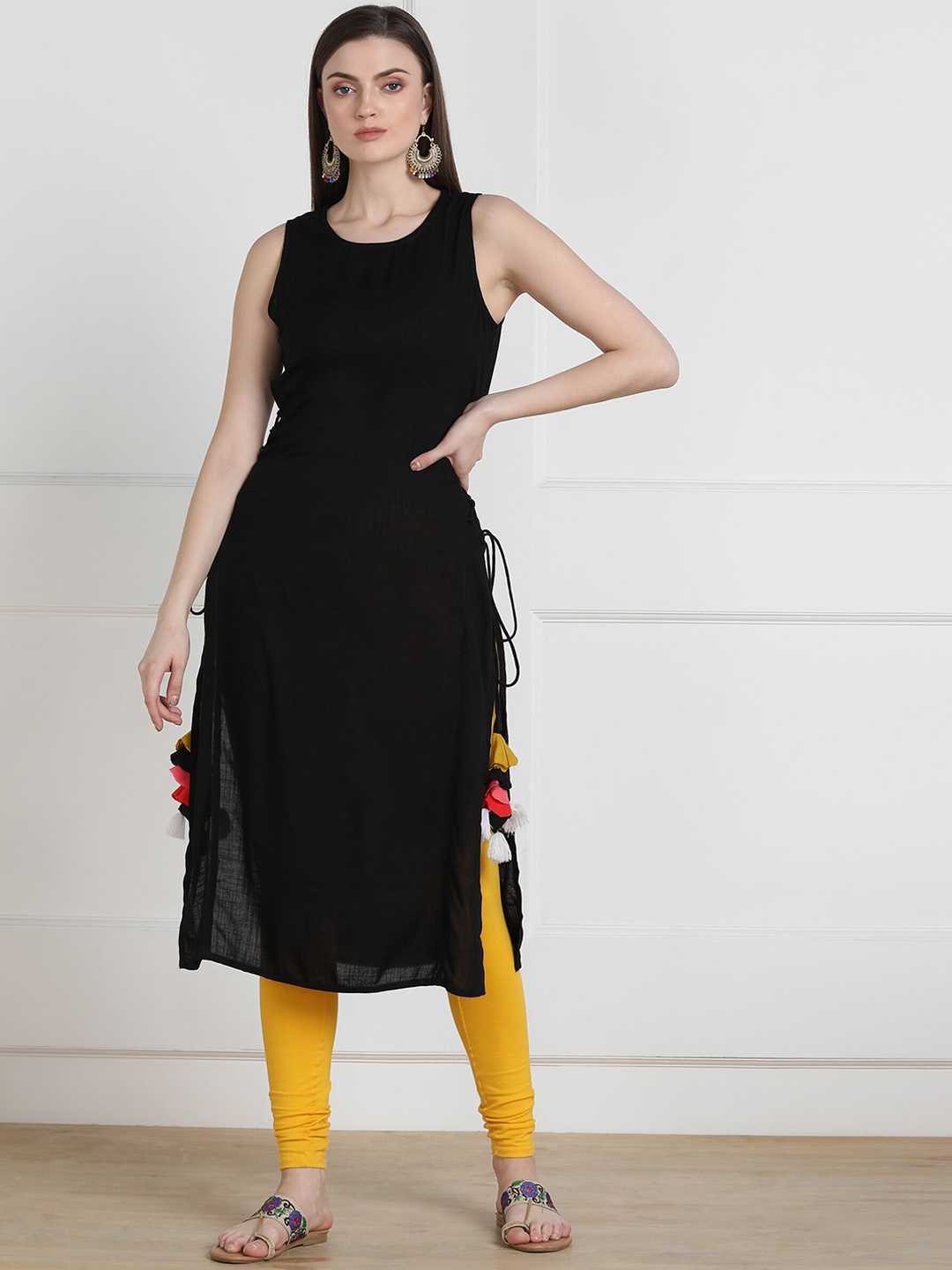 

ZNX Clothing Women Black Thread Work Kurta