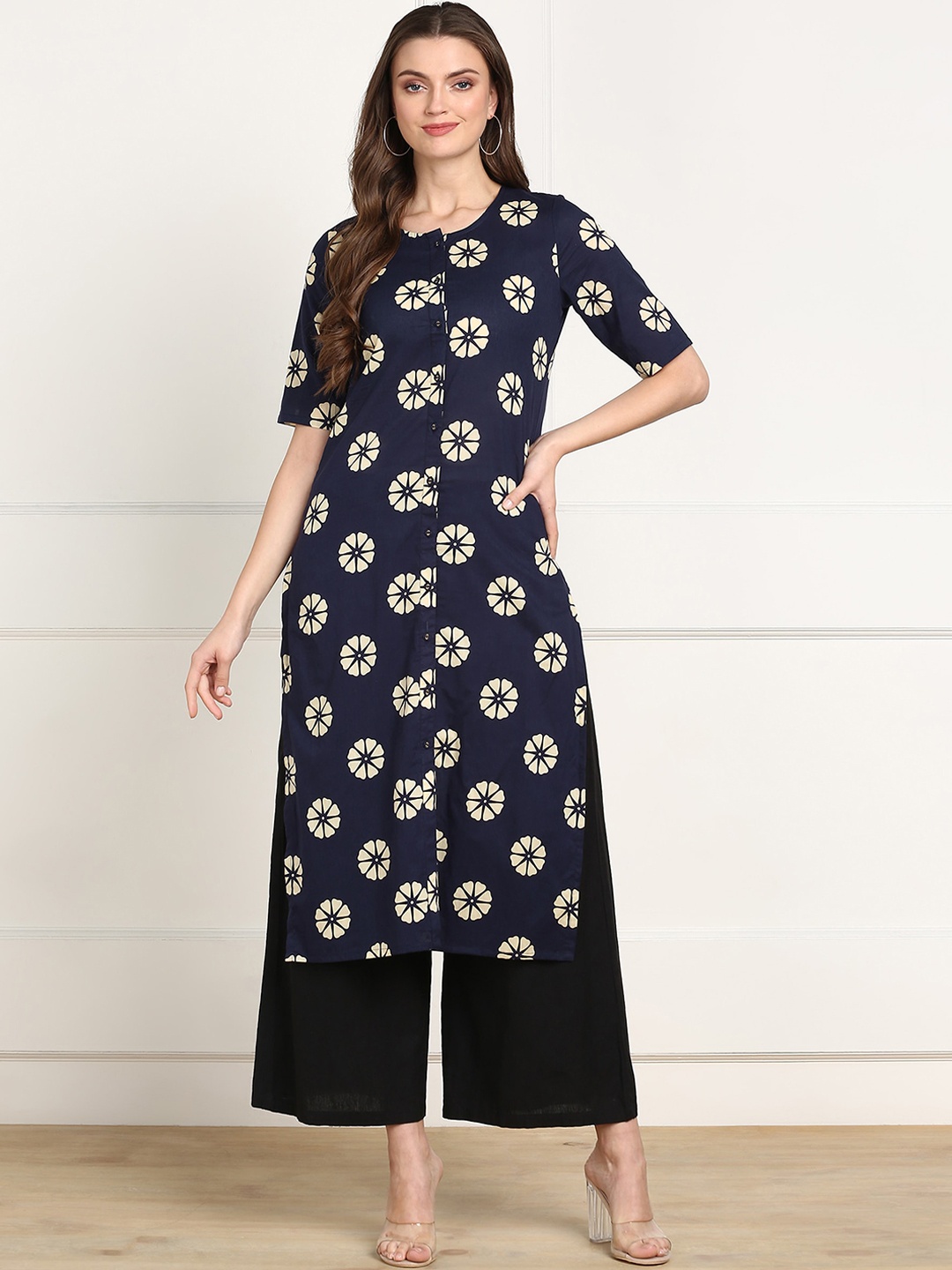 

ZNX Clothing Women Blue Floral Printed Flared Sleeves Thread Work Kurta