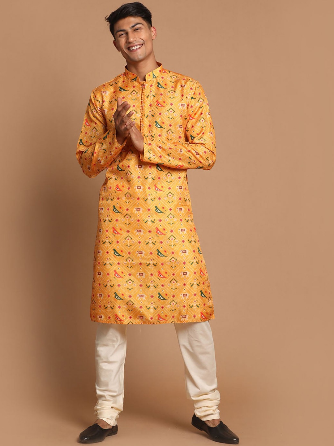 

VASTRAMAY Men Yellow Floral Printed Angrakha Kurta with Pyjamas