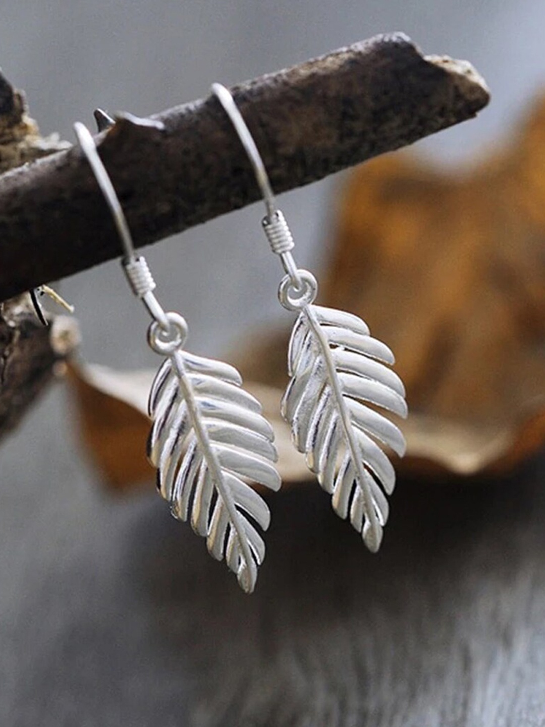 

MIZORRI Silver-Toned Contemporary Studs Earrings