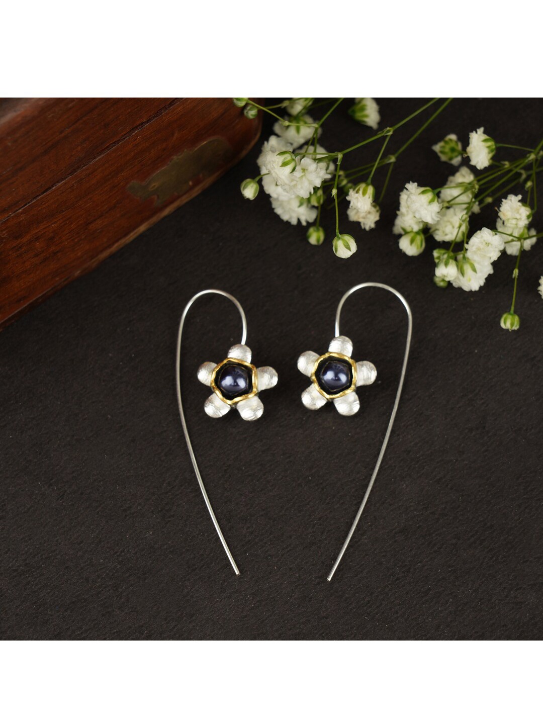 

MIZORRI Silver-Toned Contemporary Drop Earrings