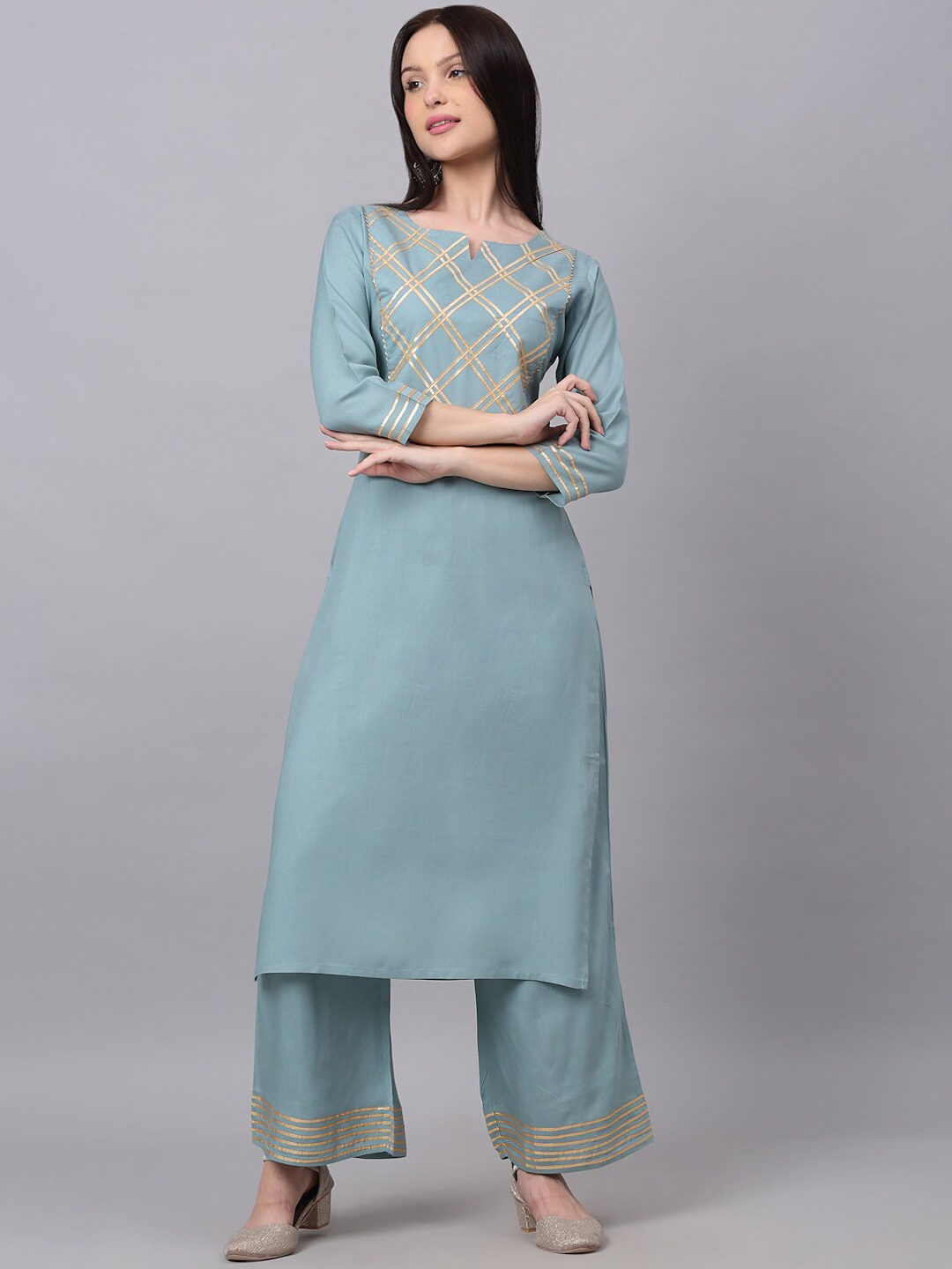 

DORIYA Women Grey Yoke Design Panelled Gotta Patti Kurti with Palazzos