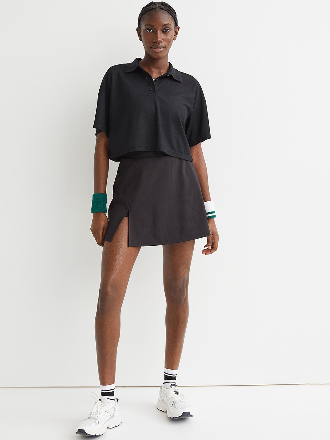 

H&M Women Black Solid Tennis Skirts