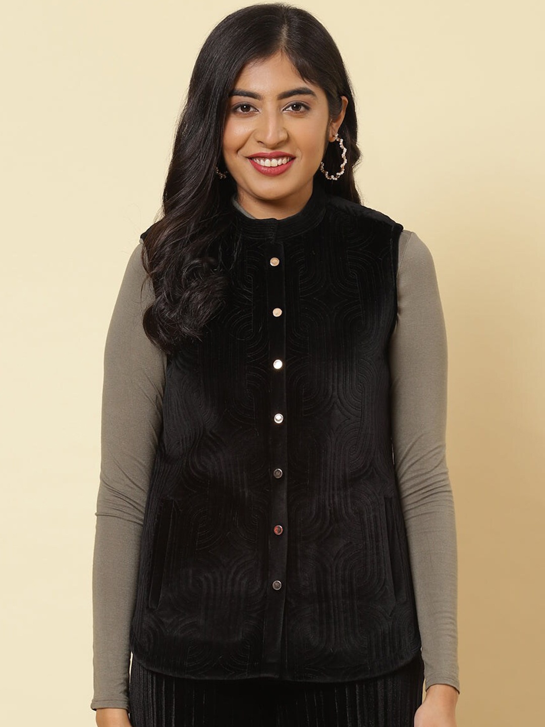 

Lakshita Women Black Washed Fleece Crop Tailored Jacket