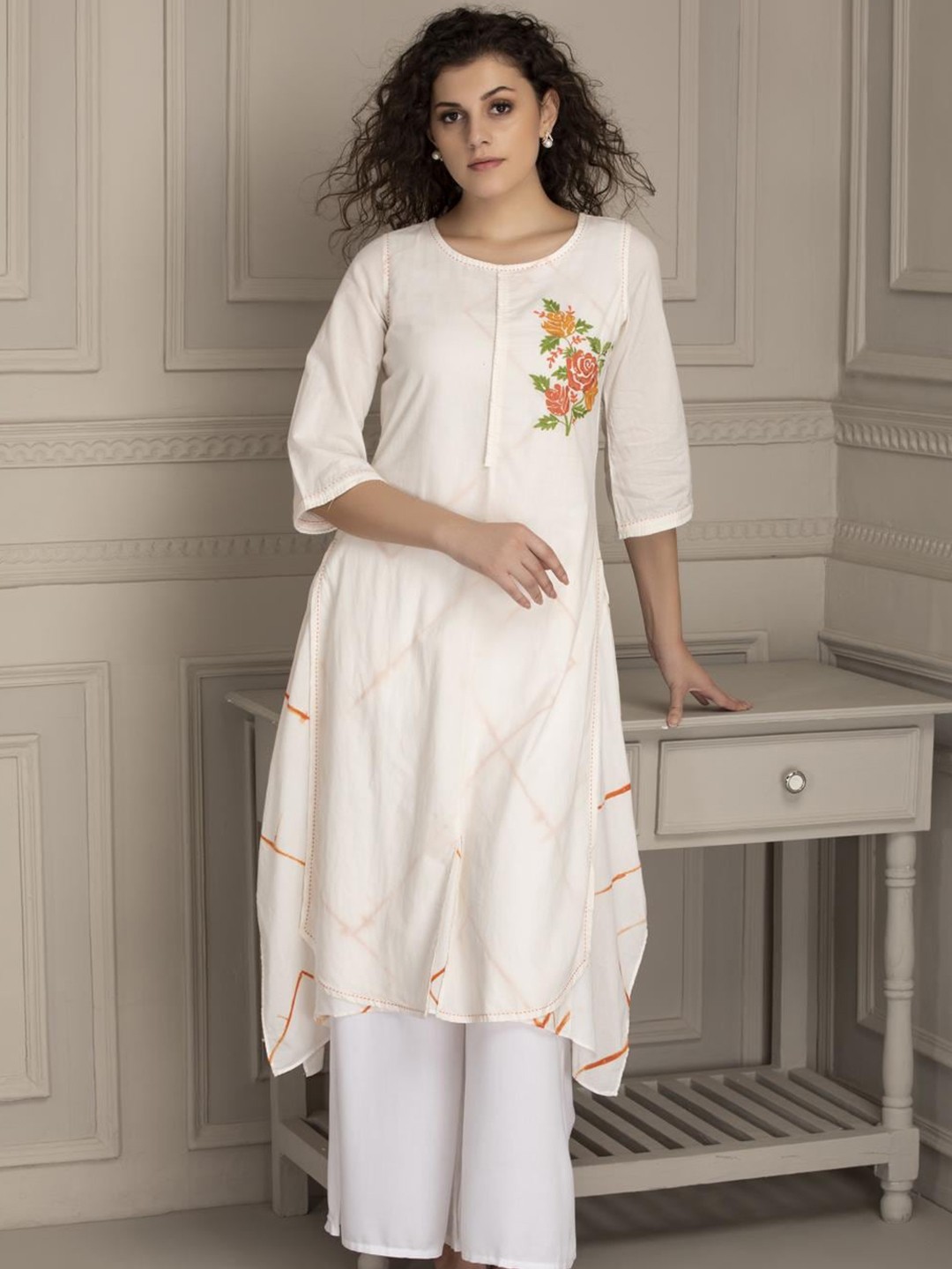 

Lakshita Women Yellow Kurta