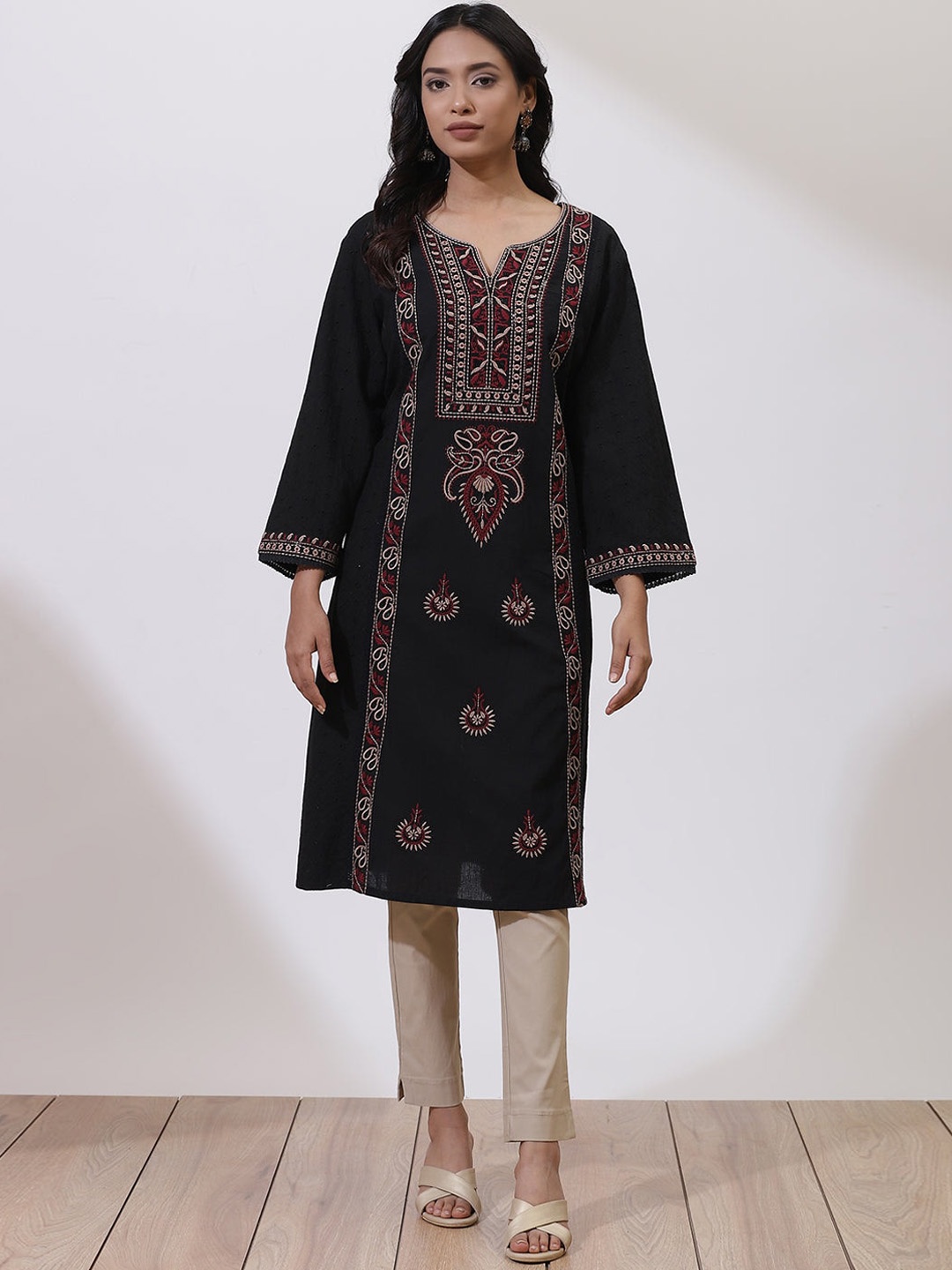 

Lakshita Women Black Ethnic Motifs Embroidered Flared Sleeves Thread Work Kurta