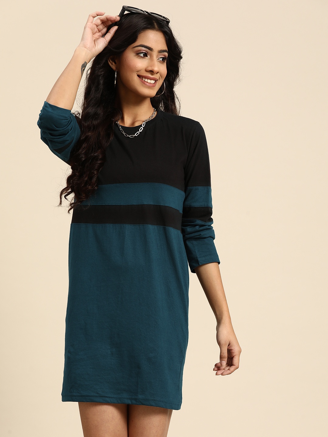 

HILL STREET Black & Teal Blue Colourblocked T-shirt Dress