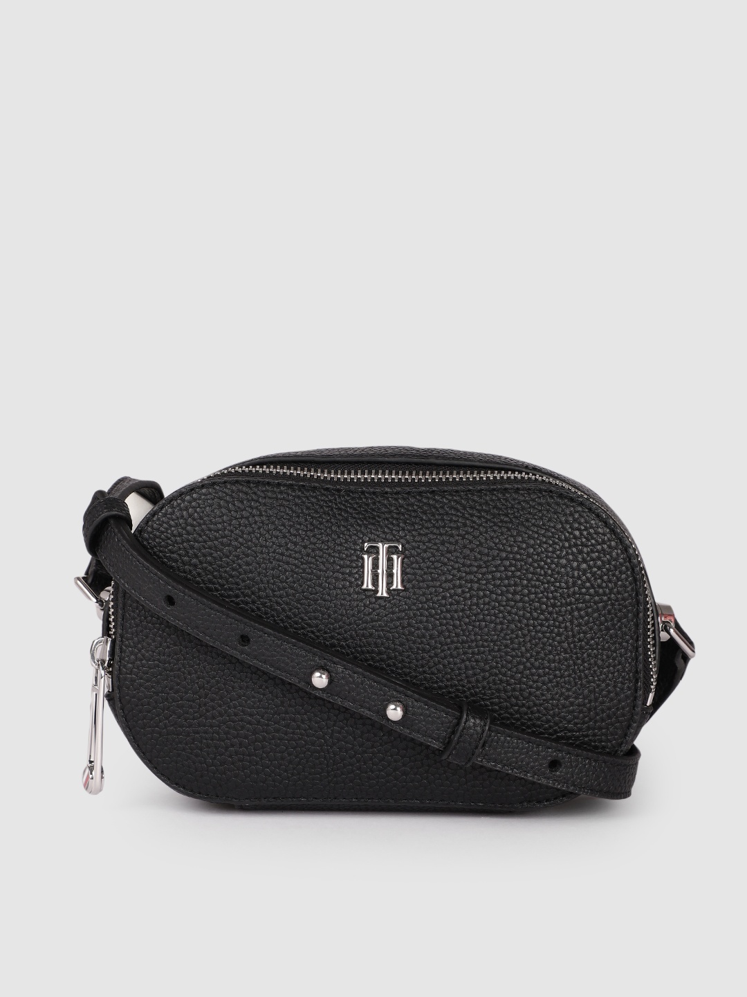 

Tommy Hilfiger Women Black Solid Element Camera Bag