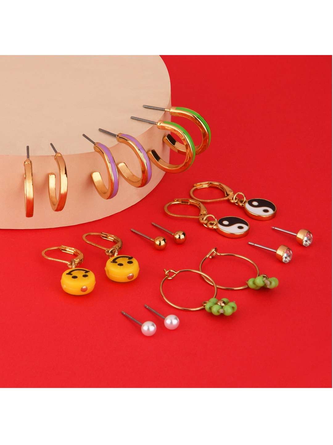 

Lilly & sparkle Gold-Toned Circular Studs Earrings
