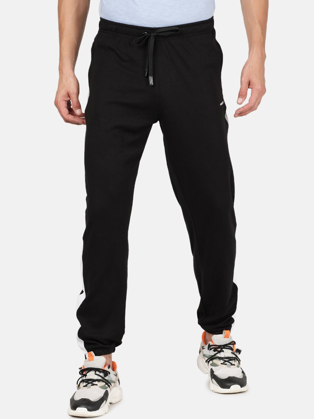 

Head Men Black Solid Joggers