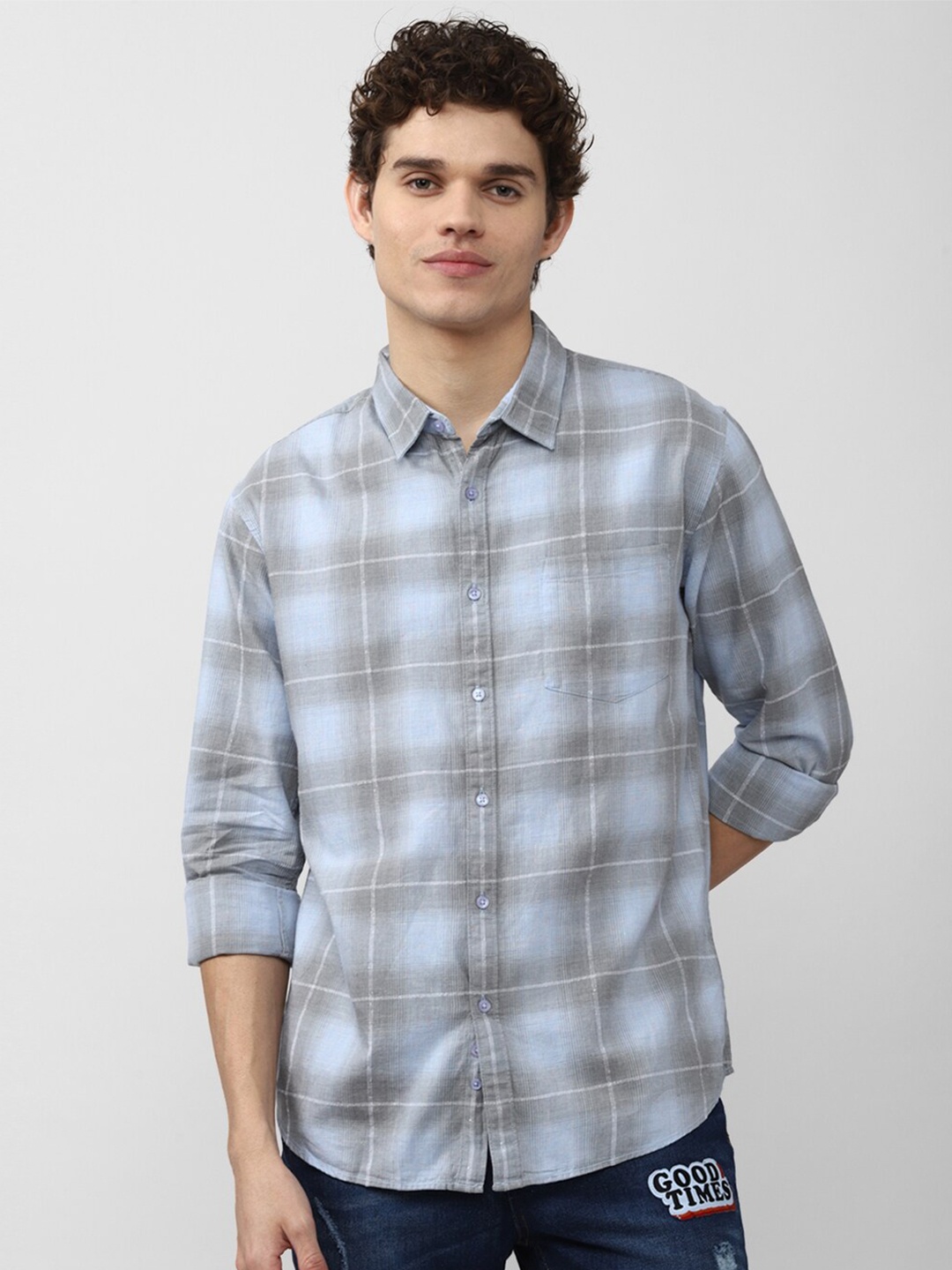 

FOREVER 21 Men Blue Checked Casual Shirt
