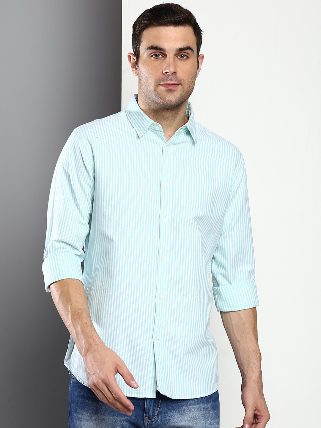 

Dennis Lingo Men Green Slim Fit Striped Casual Shirt