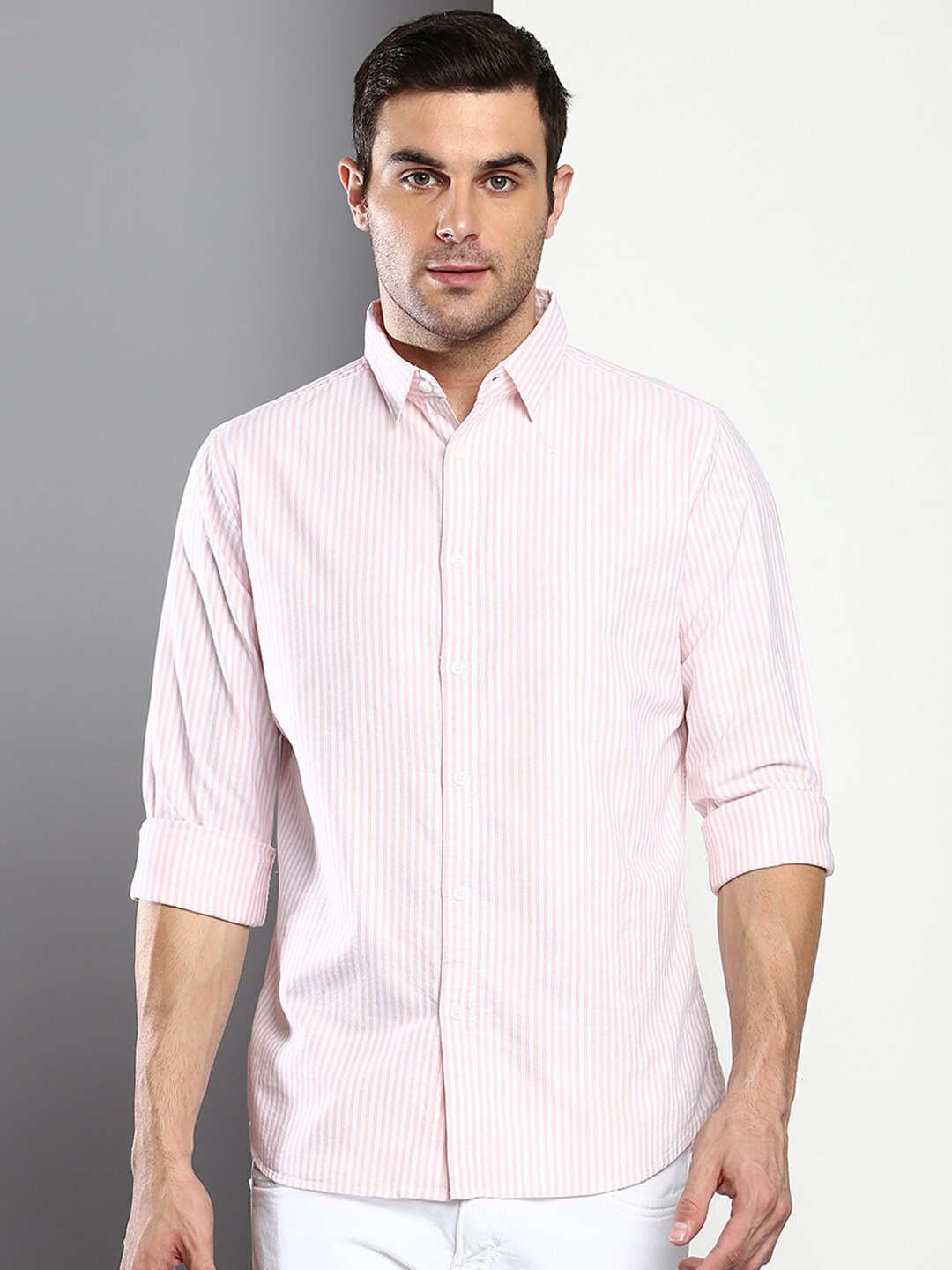 

Dennis Lingo Men Pink Slim Fit Striped Casual Shirt