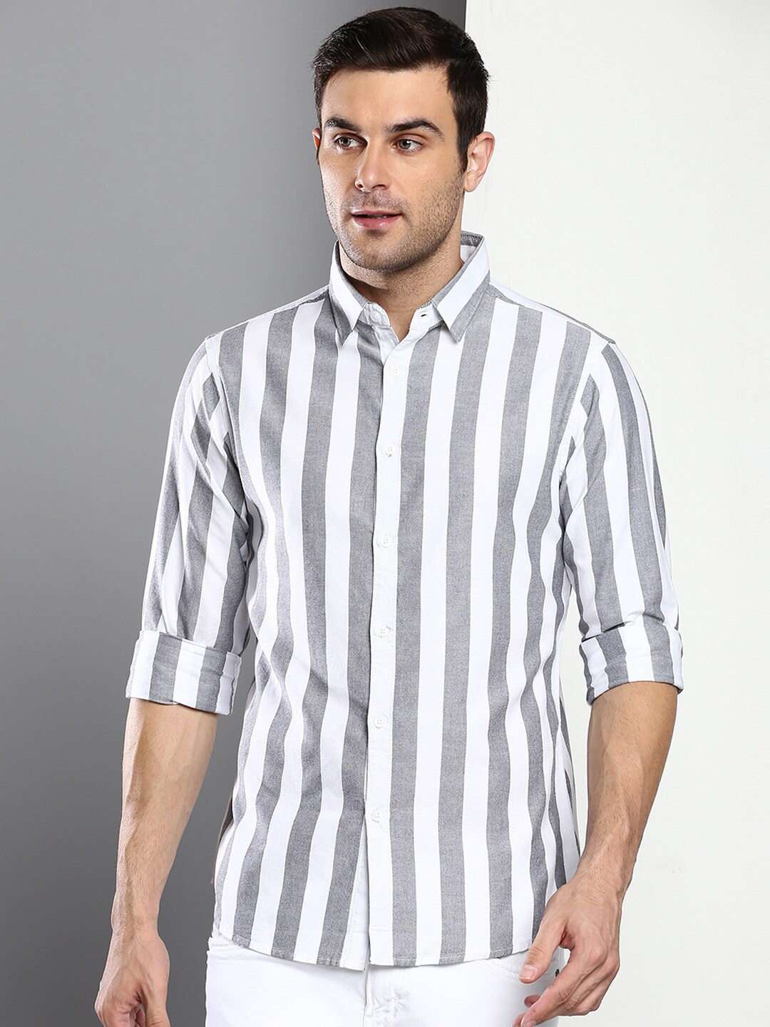 

Dennis Lingo Men Black Slim Fit Striped Casual Shirt