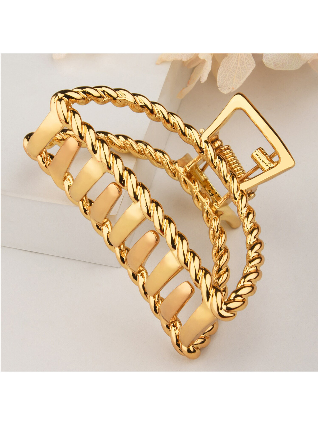 

Lilly & sparkle Women Gold-Toned Claw Clip