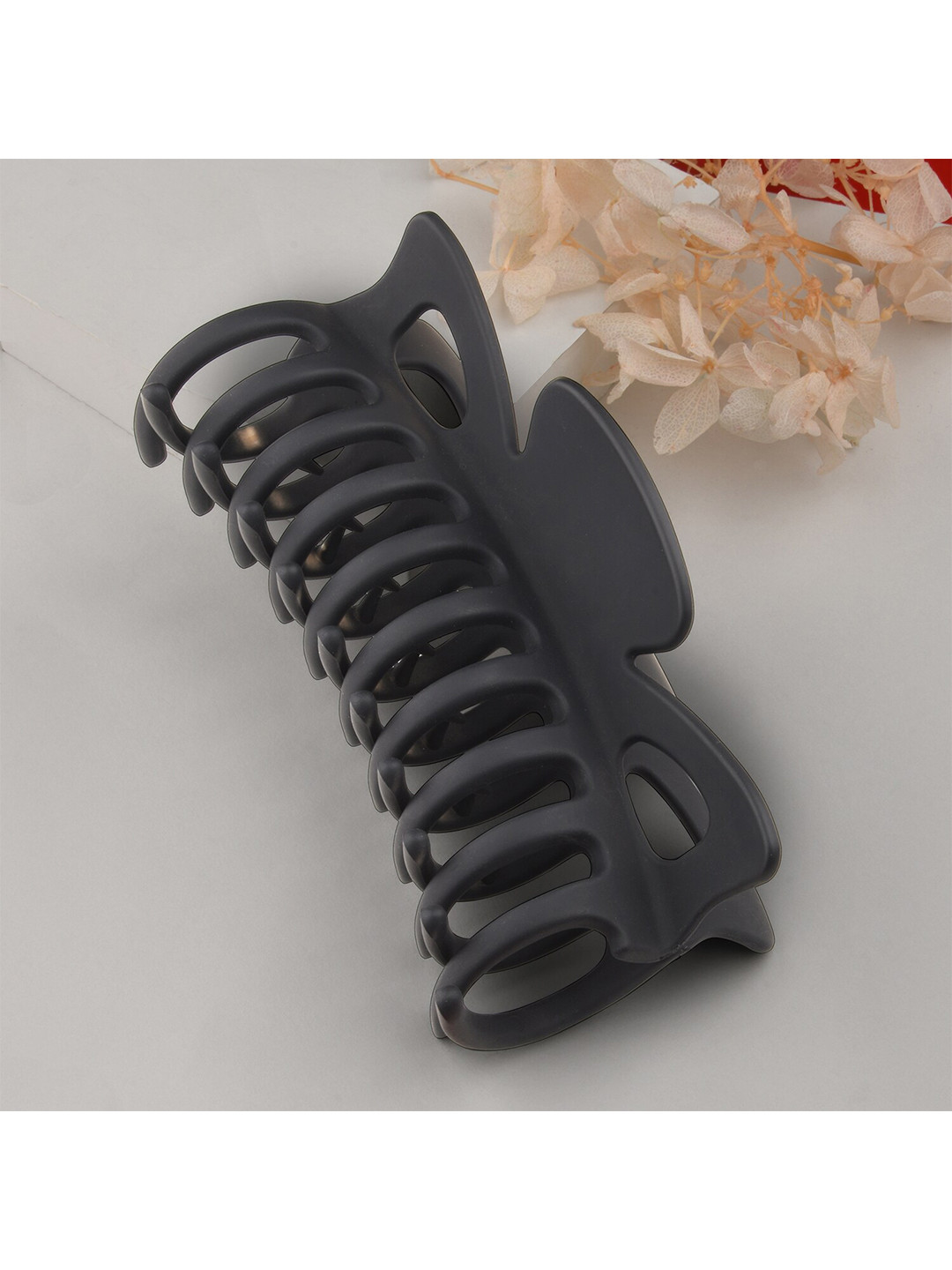 

Lilly & sparkle Women Black Claw Clip