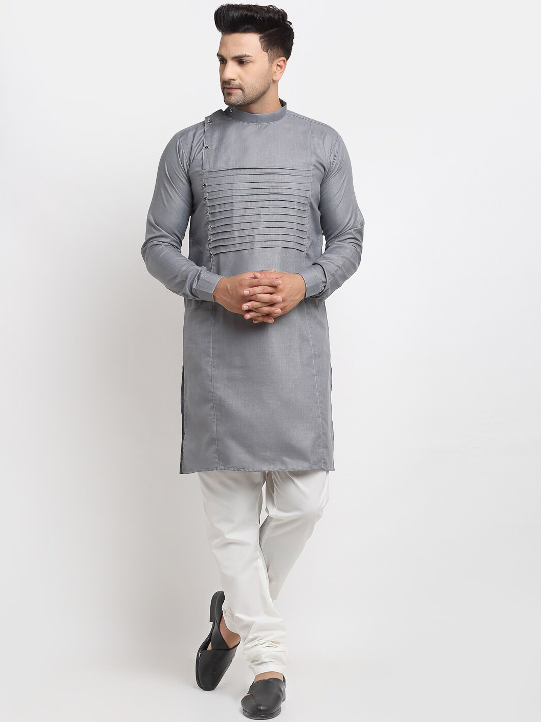 

Kaifoo Men Grey Kurta with Churidar