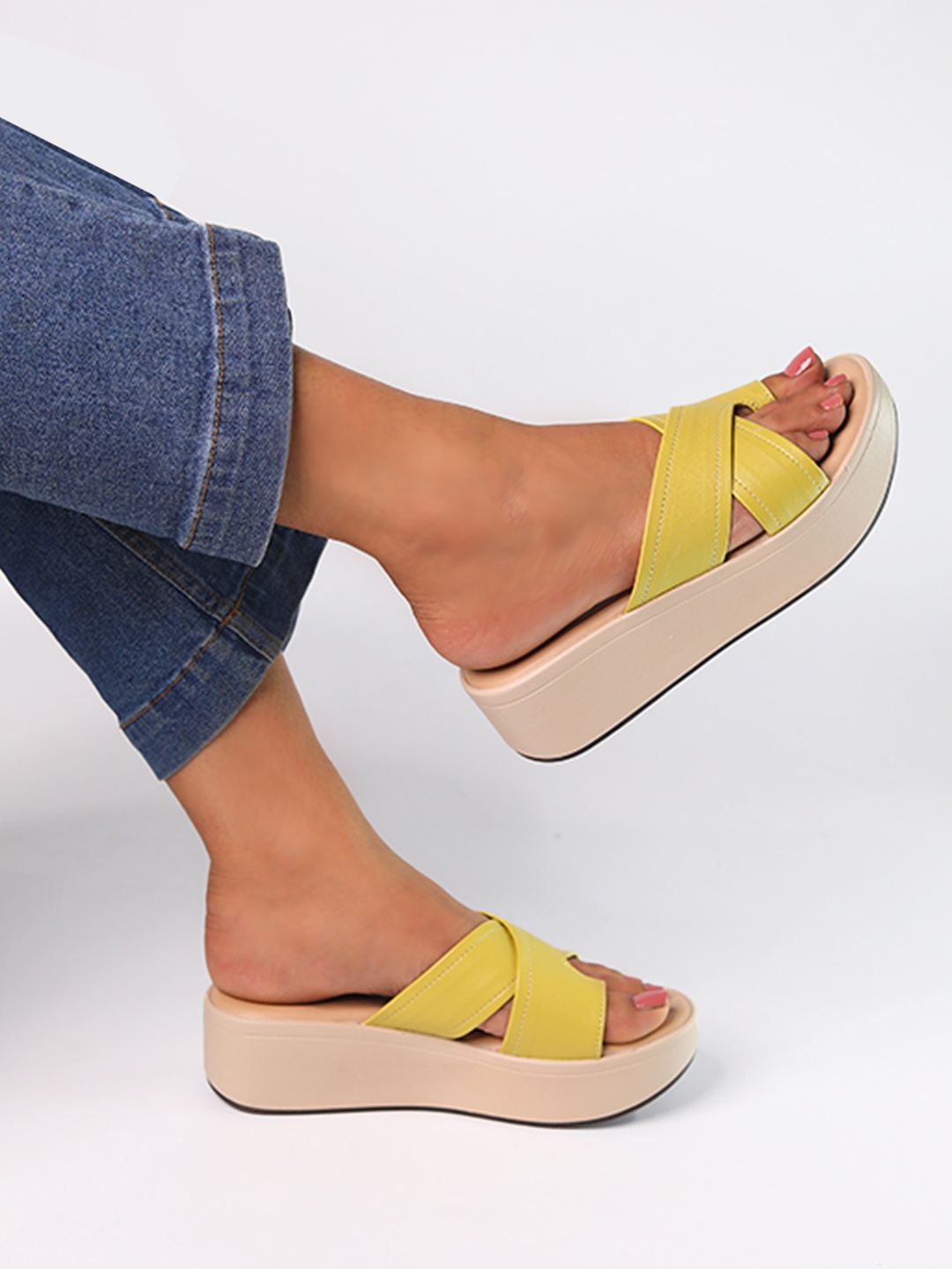 

Monrow Yellow PU Flatform Sandals