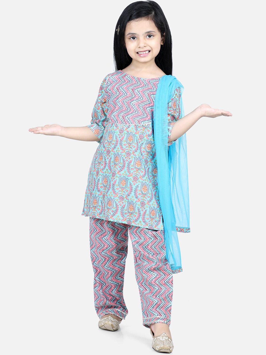 

BownBee Girls Blue Embroidered Patchwork Kurti with Salwar & With Dupatta