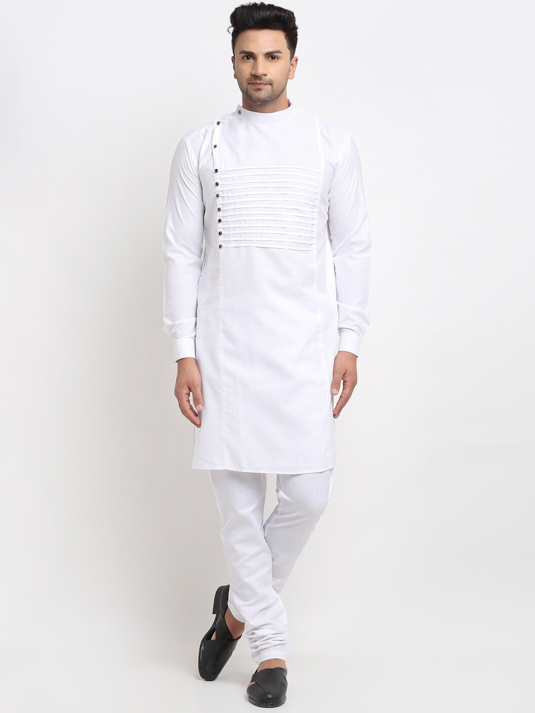 

Kaifoo Men White Thread Work Kurta