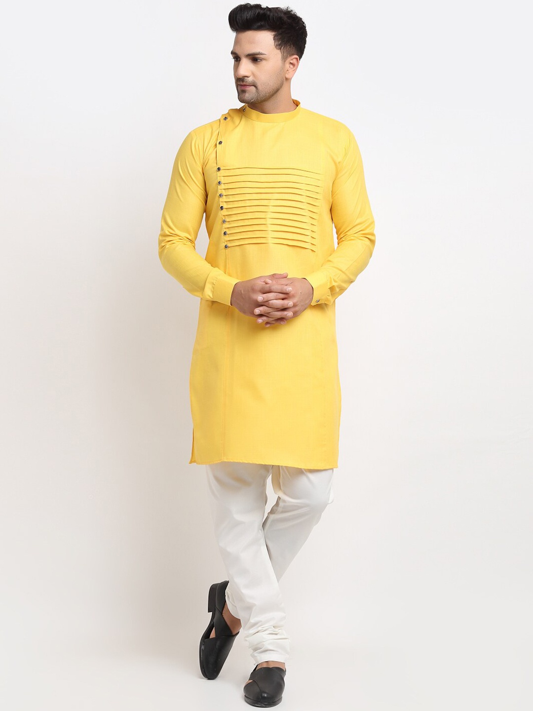 

Kaifoo Men Yellow Thread Work Kurta