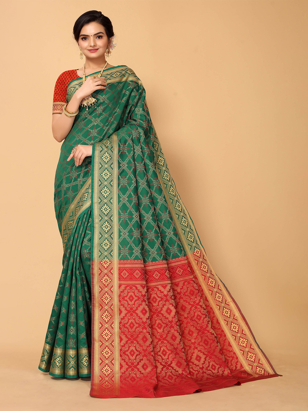 

Sangria Women Green Sarees
