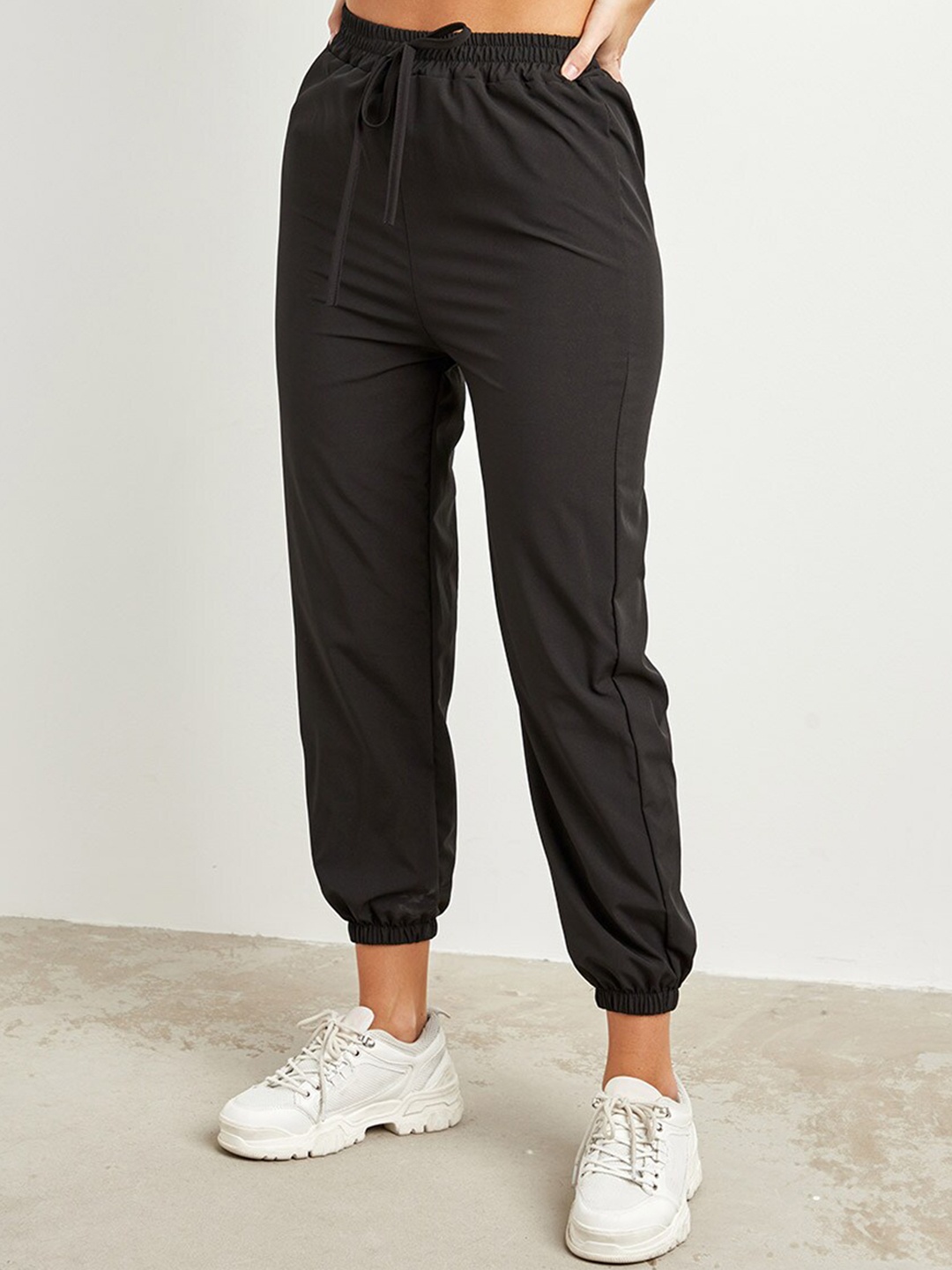 

Styli Women Black Plain Mid Rise Pants with Elasticated Waistband