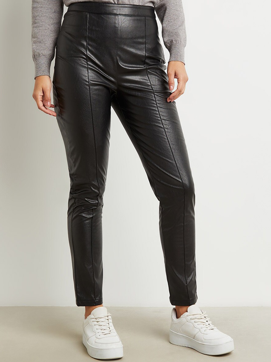 

Styli Women Black PU Skinny Trouser with Seam Detail